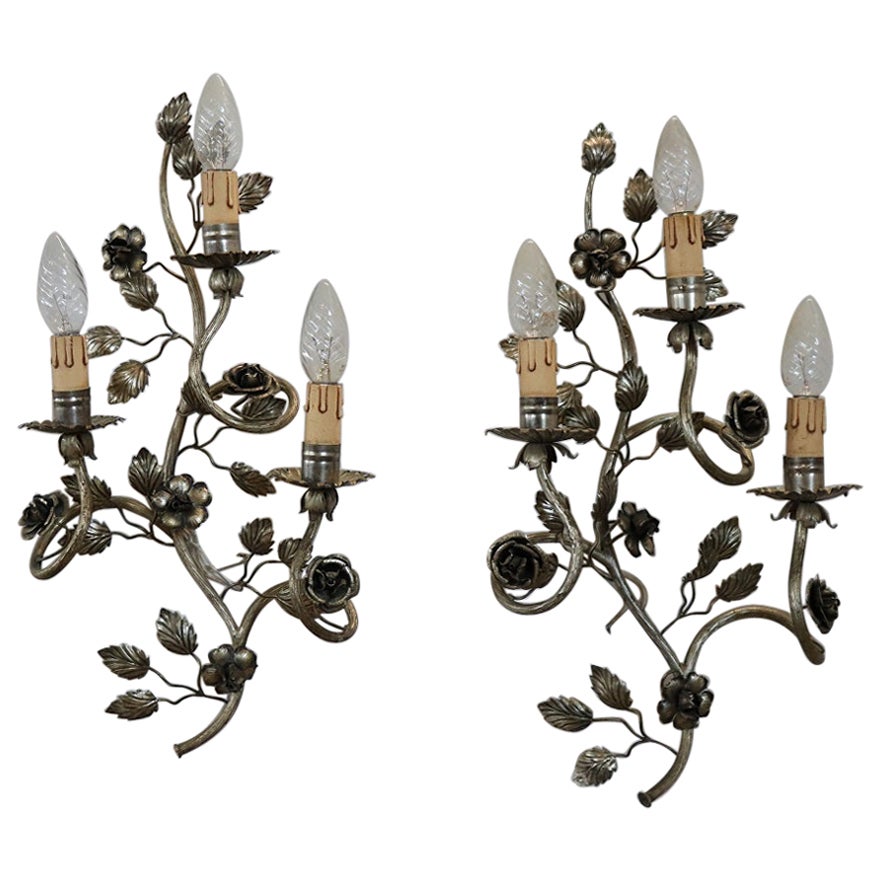Early 20th Century Italian Pair of Wall Lights or Sconces in Silvered Metal For Sale