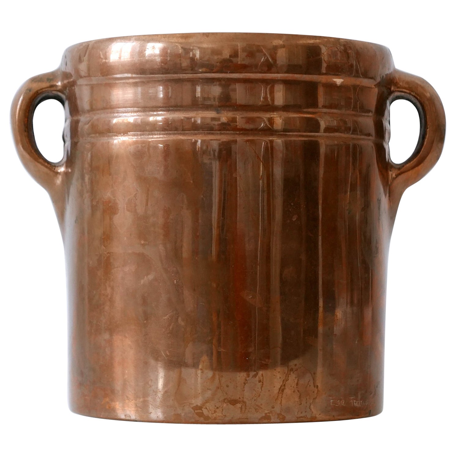 Exceptional Bronze Champagne Cooler or Ice Bucket by Esa Fedrigolli for Esart For Sale