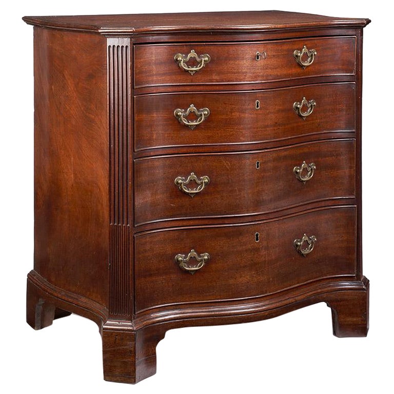 Very Rare Small Chippendale Period Mid-18th Century Mahogany Serpentine Chest For Sale
