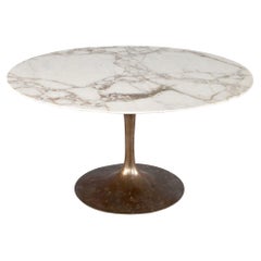 Modern Round Marble Top Table Eero Saarinen Pedestal Table