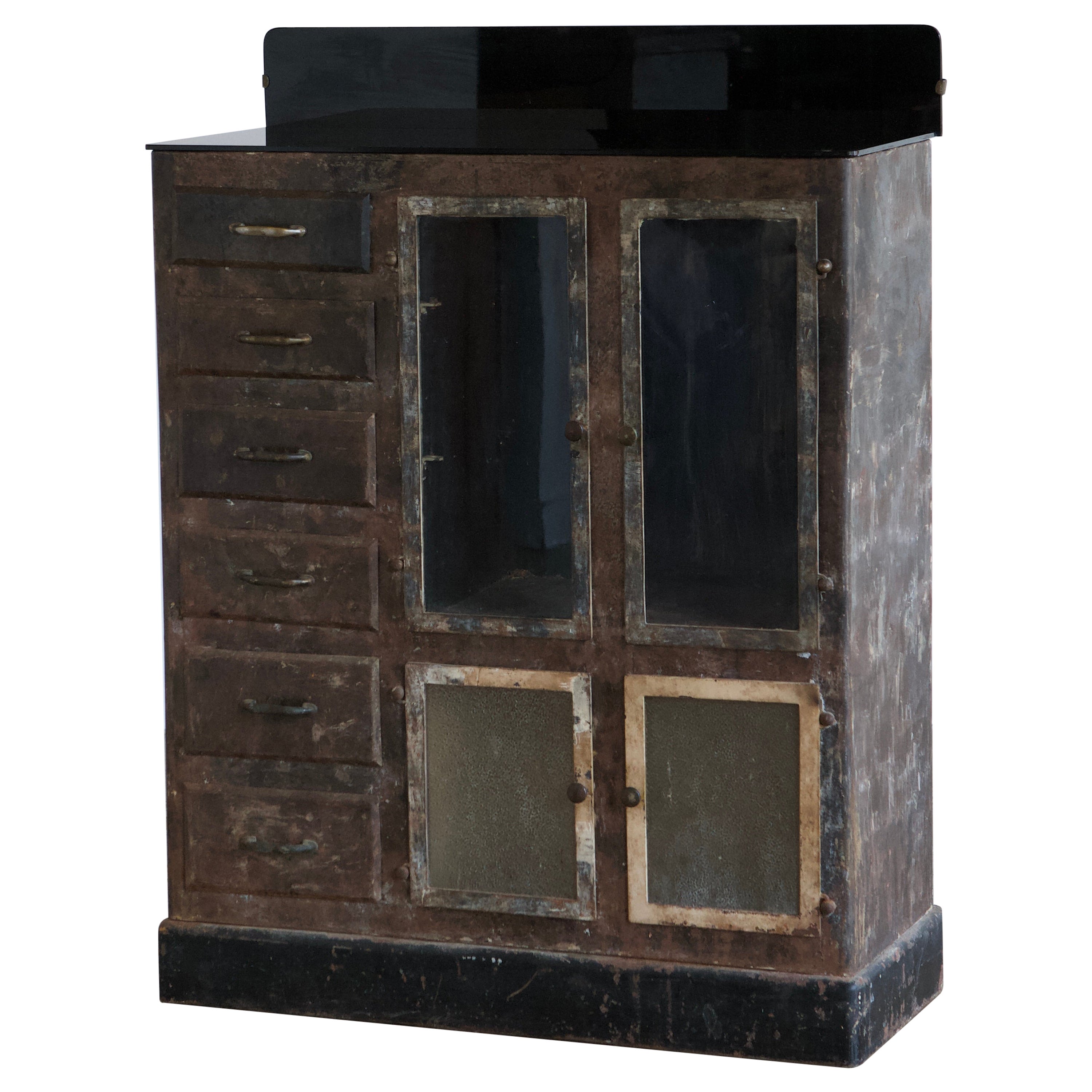 Armoire en métal des années 1940