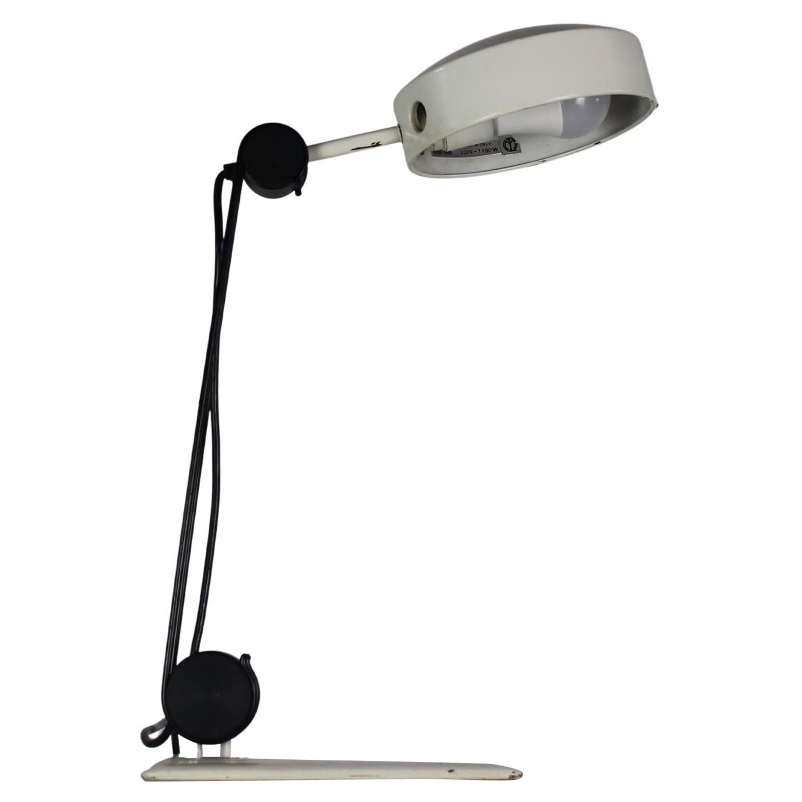 665 or Zeta Desk Lamp in White Lacquered Metal by Martinelli Luce 1970s Italy For Sale