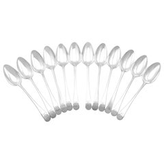 Cucharas de mesa / servicio antiguas de plata de ley de Newcastle con dibujo inglés antiguo