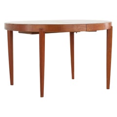 Johannes Andersen Style Mid-Century Teak Expanding Dining Table with 4 Leaves