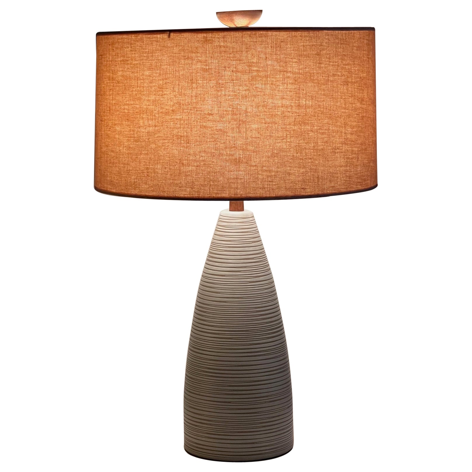 Elegant Martz Lamp with Inciso Decoration For Sale