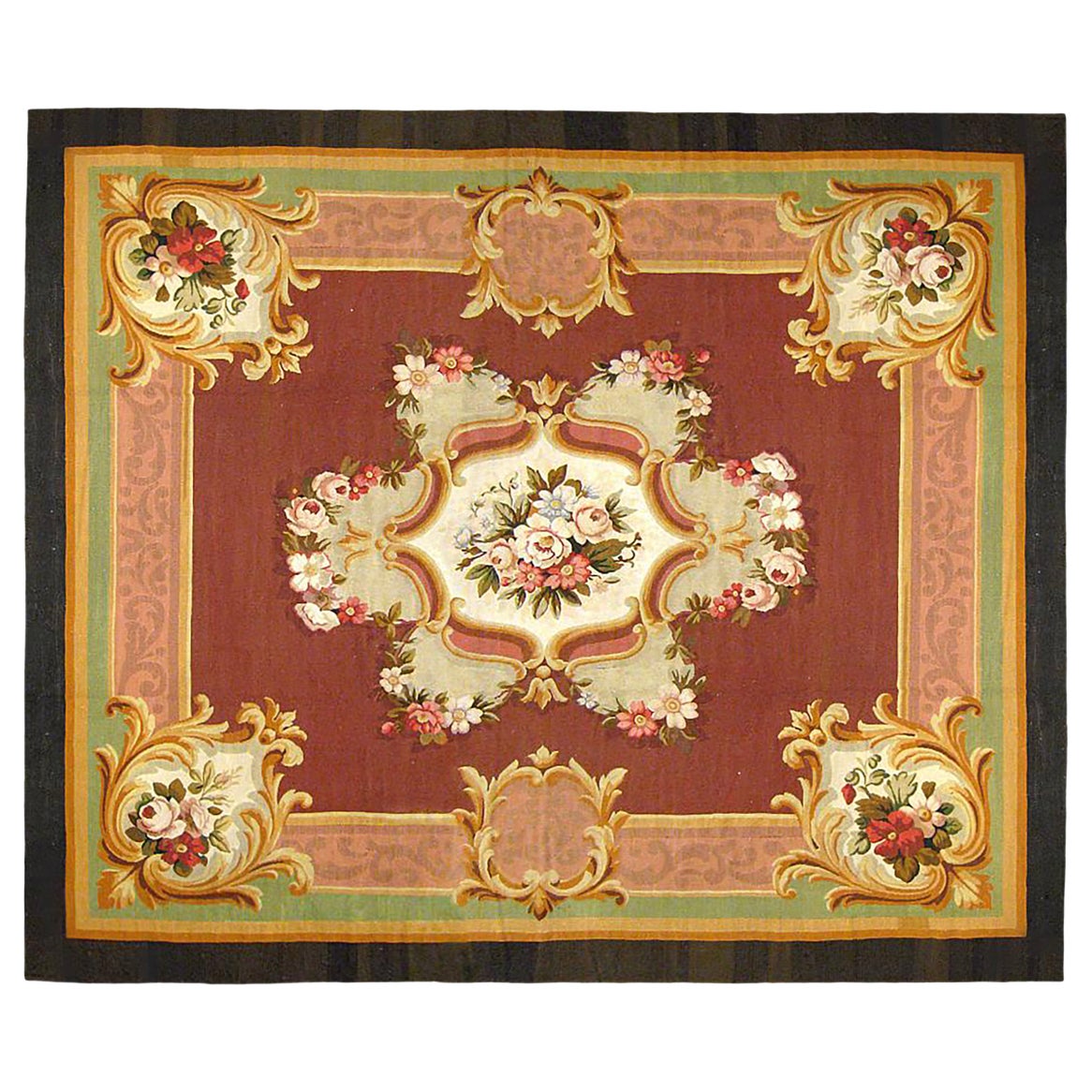 Tapis d'Aubusson français ancien, de taille normale avec médaillon central et fleurs en vente