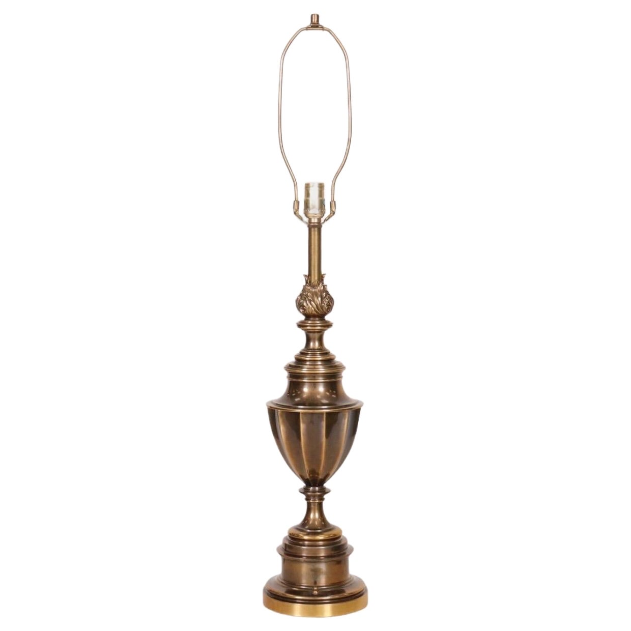 Trophäe-Tischlampe aus Messing von Stiffel im Angebot