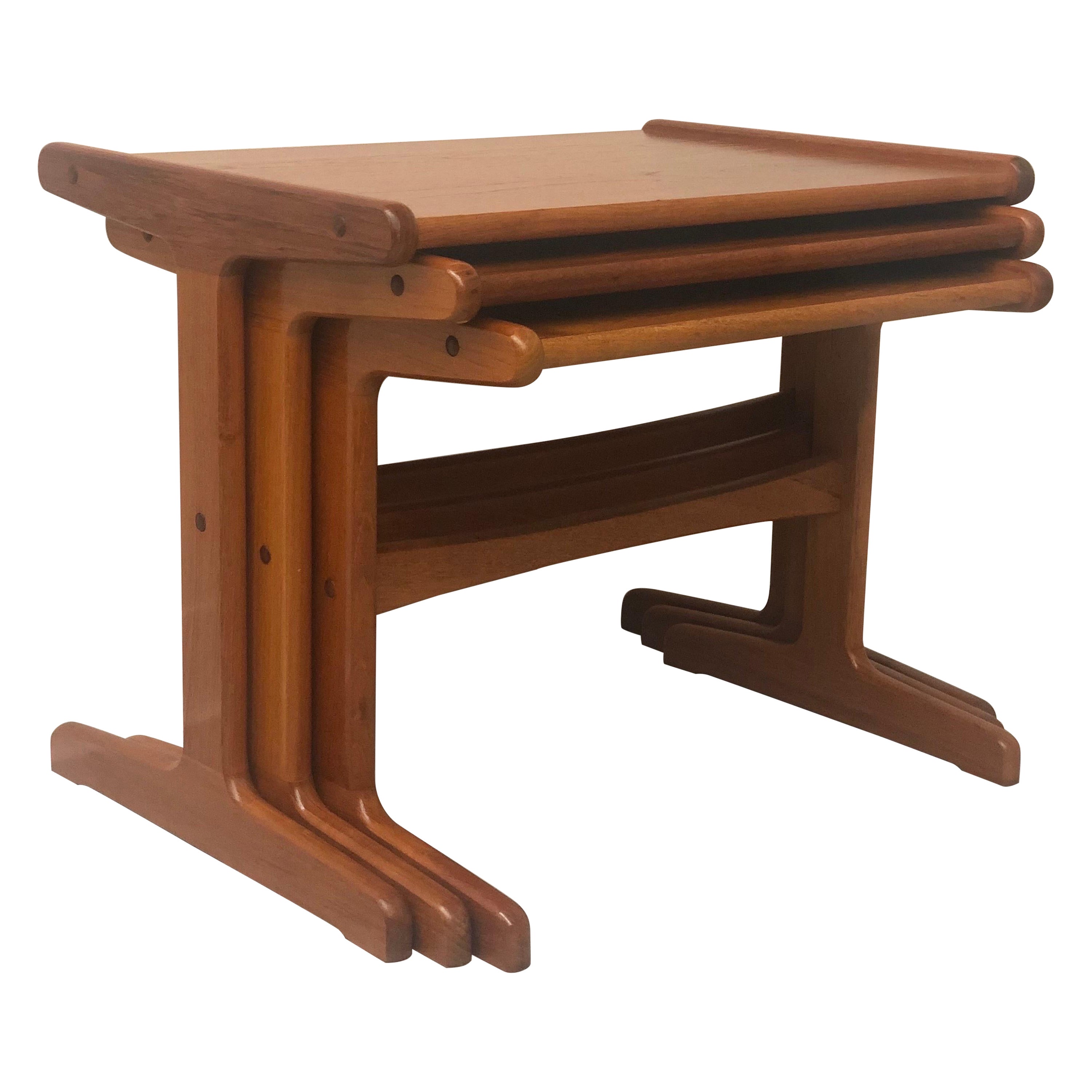 Tables gigognes danoises modernes vintage en teck