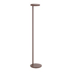 Lampadaire Flos Oblique 3000K marron avec USB-C de Vincent Van Duysen