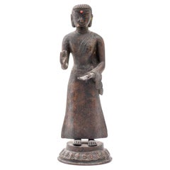 Bouddha debout ancien en bronze d'Asie du Sud-Est