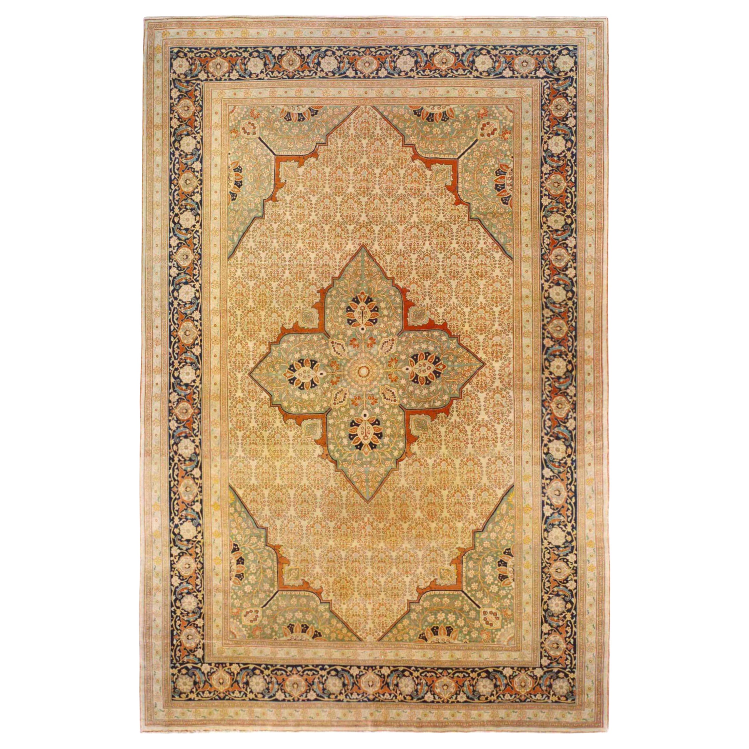 Tapis persan ancien Tabriz Hadji Jalili de taille normale avec médaillon central