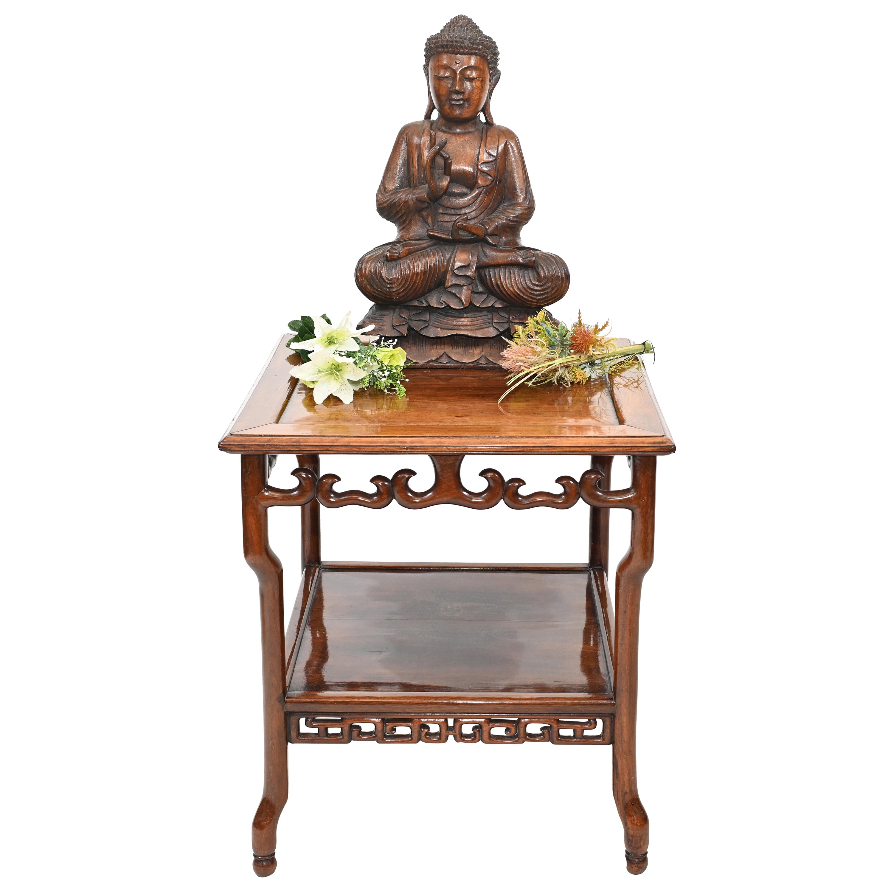 Table chinoise ancienne en bois de feuillus sculpté de 1880 en vente