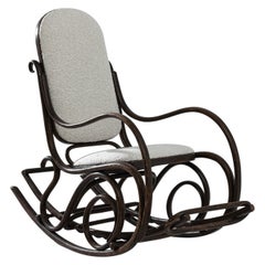 Silla mecedora austriaca de madera curvada de 1900 de Thonet