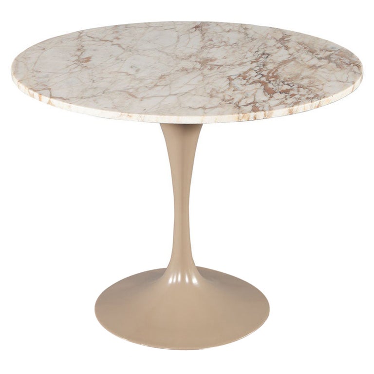 Modern Round Marble Top Table in the Style of Eero Saarinen Pedestal Table For Sale at 1stDibs