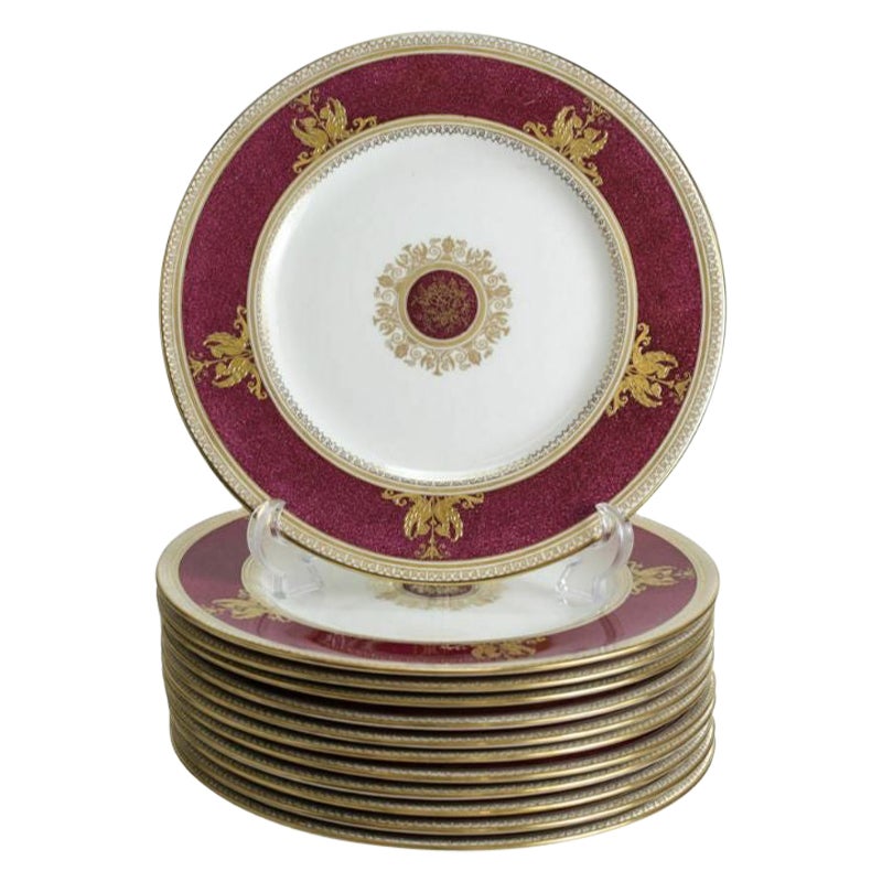 12 Wedgwood Porcelain Dinner Plates in Columbia Raised Gilt & Powder Red #W1579