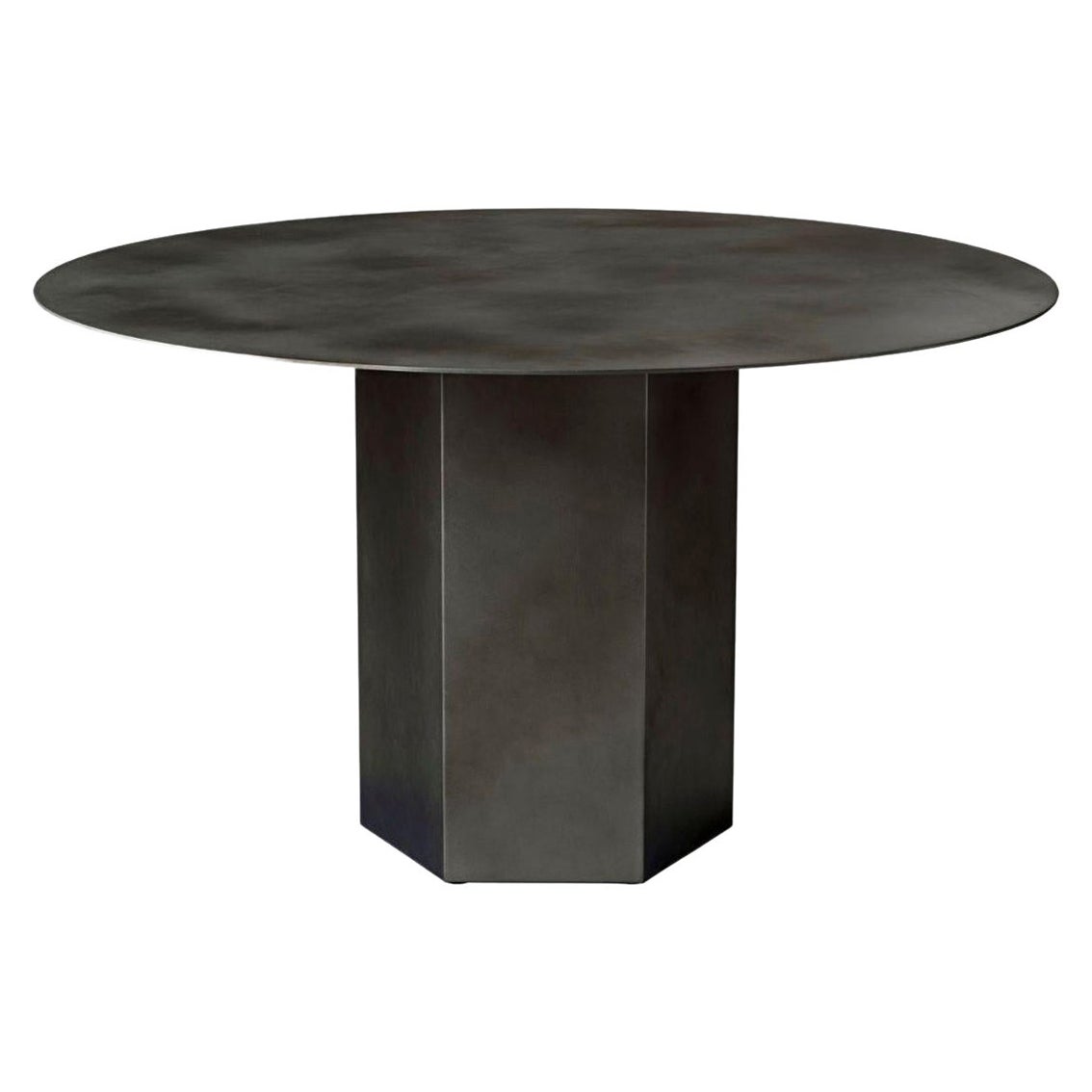 Table de salle à manger Epic en acier de GamFratesi pour Gubi en gris brumeux