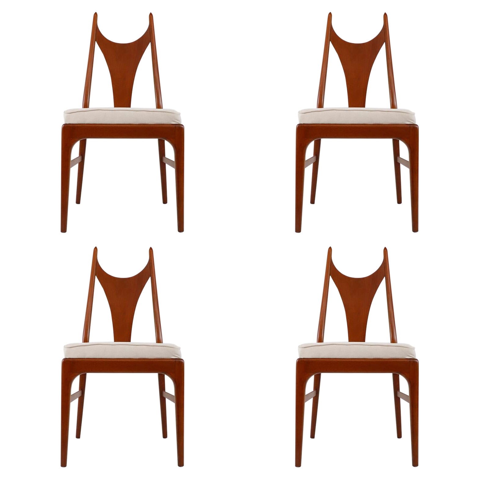 Satz von 4 originalen mexikanischen Stühlen aus der Mitte des Jahrhunderts, entworfen von Eugenio Escudero im Angebot