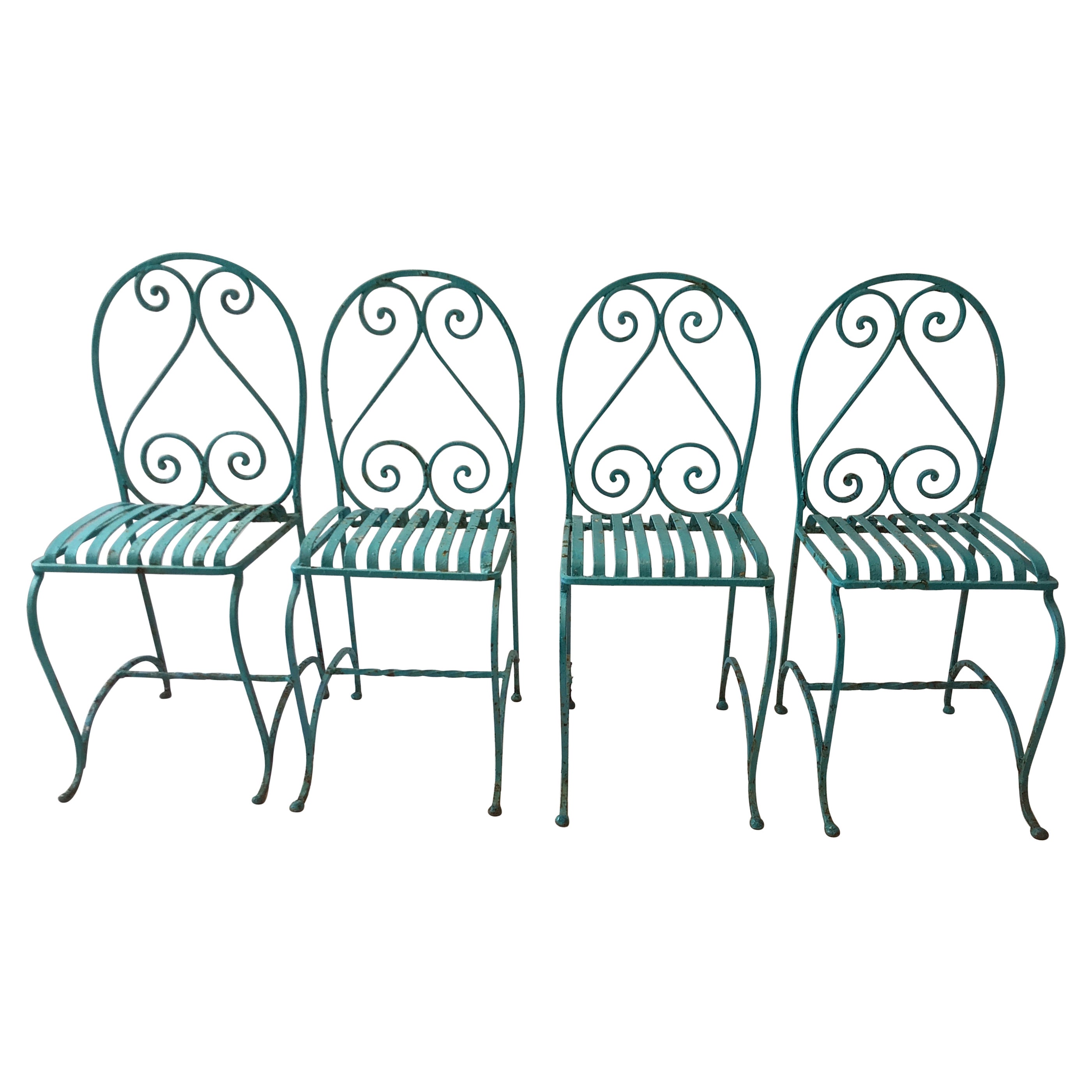 Ensemble de quatre chaises de jardin en fer des années 1940 en vente