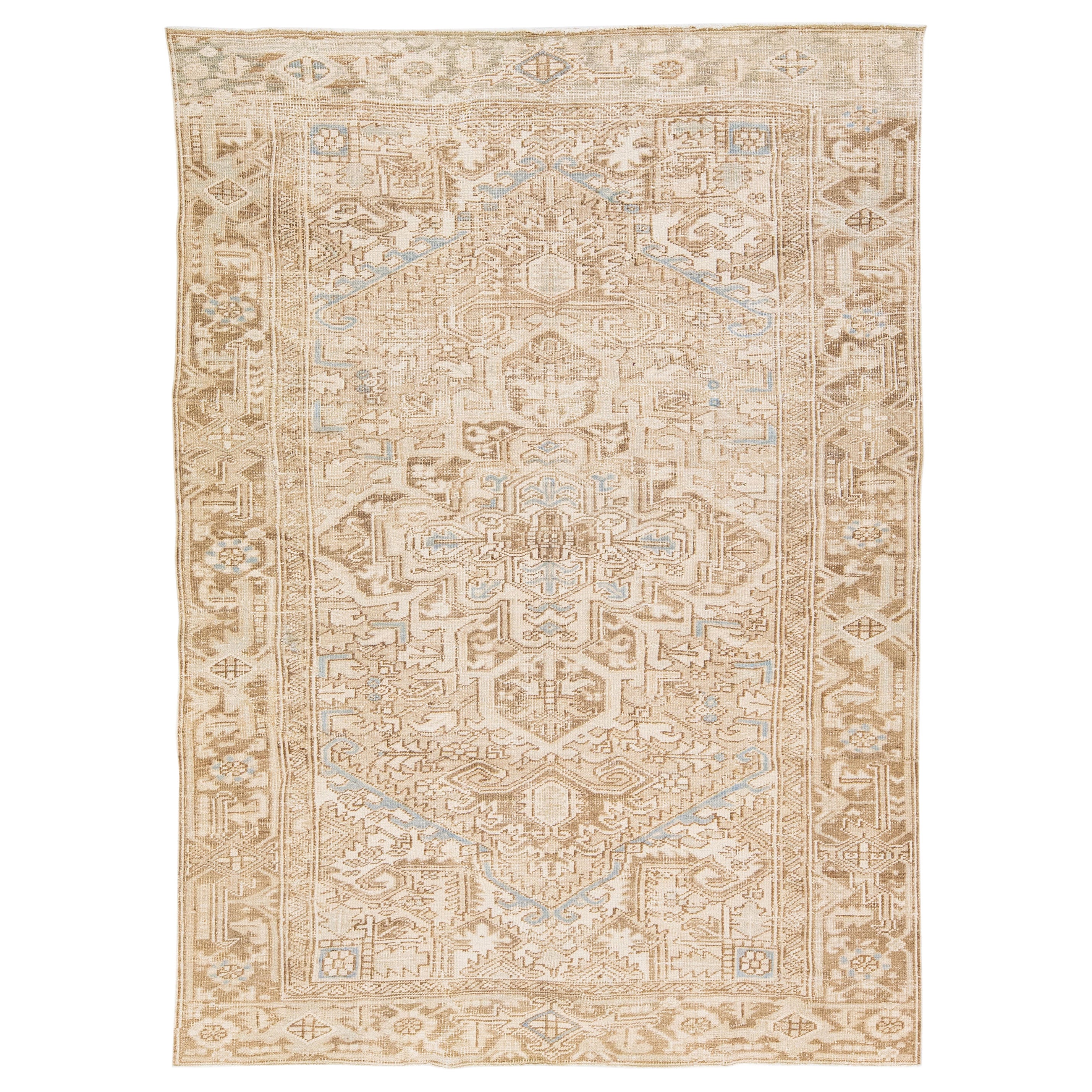 Tapis persan ancien Heriz en laine beige, fait à la main, de taille standard, avec motif de médaillon