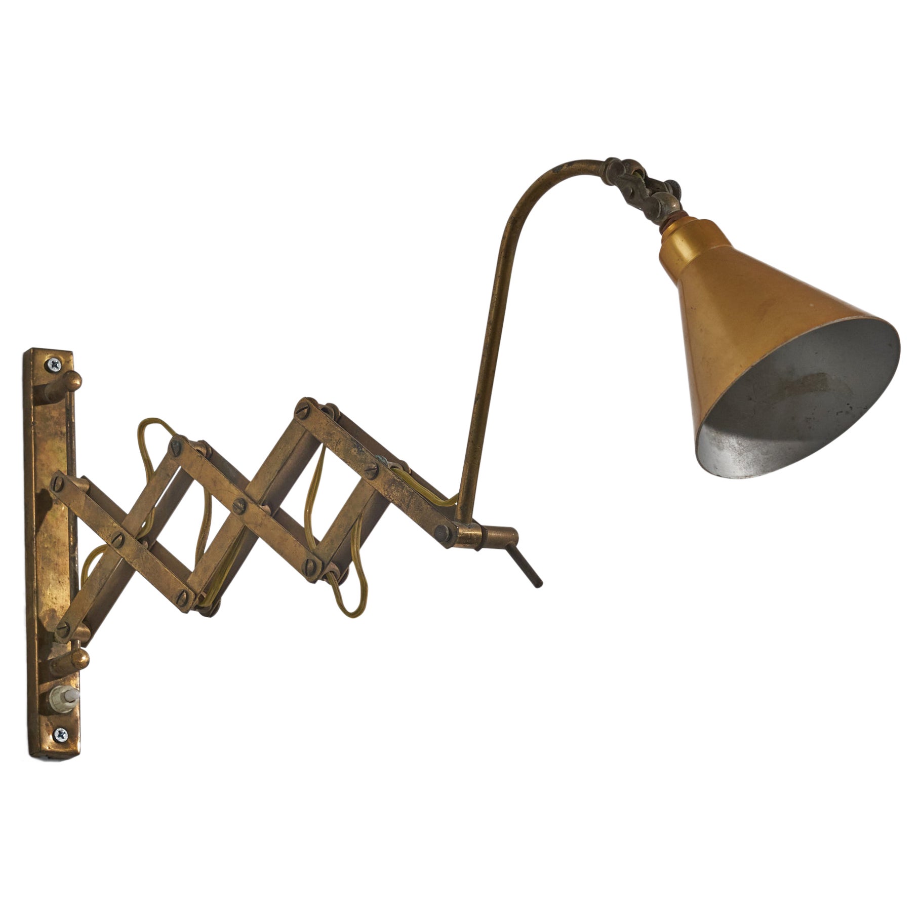 Italian Designer, Adjustable Wall Light, Brass, Lacquered Metal, Italy, 1940s For Sale