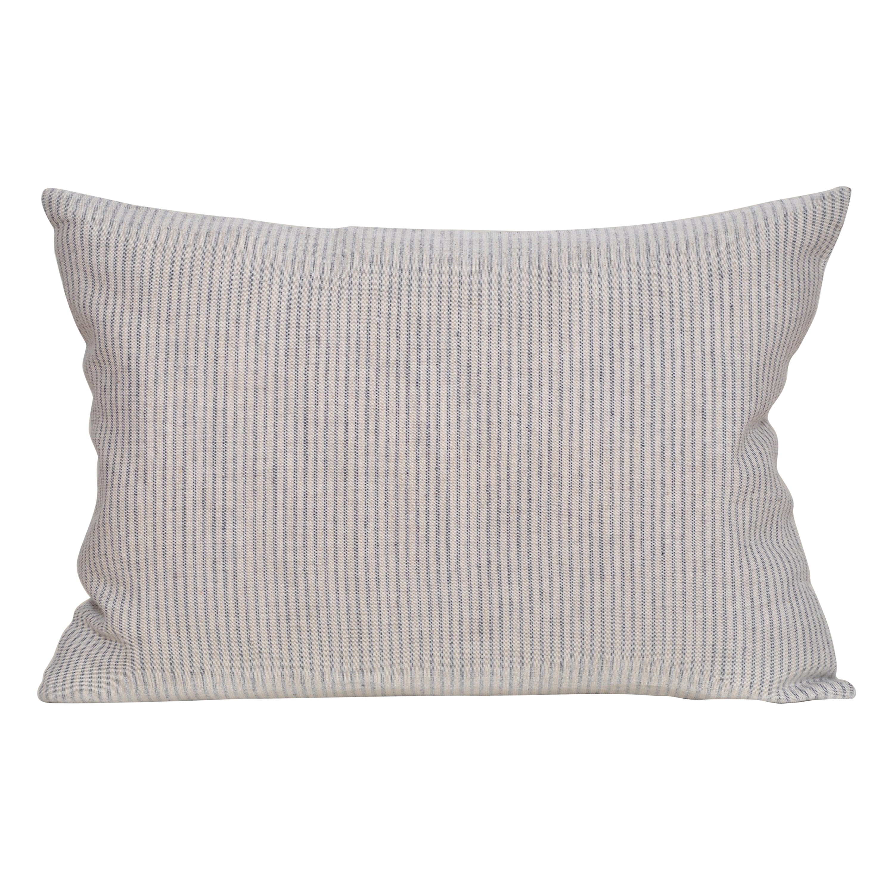 Luxuriöses Vintage Kissen aus irischem Leinen von Katie Larmour Couture Cushions Blue Stripe