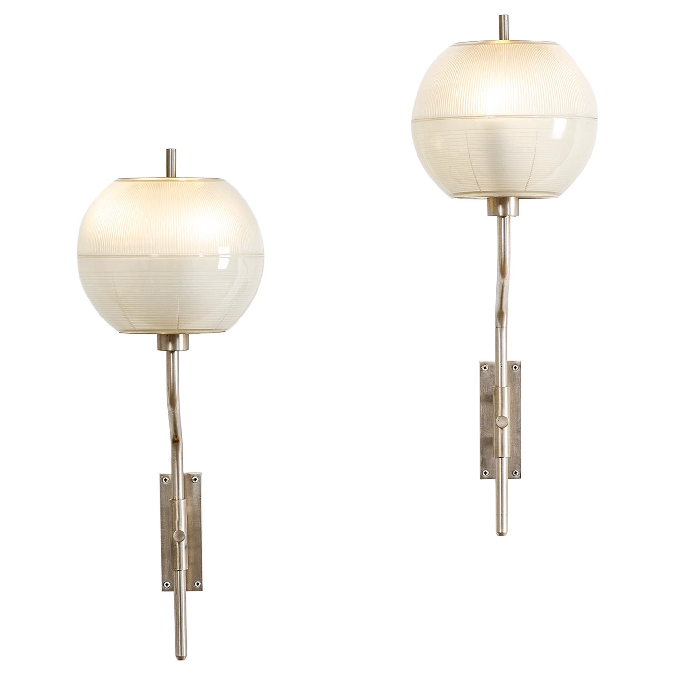 20th Century Stilnovo Pair of Wall Lamps with Glass Diffusers and Chromed Metal For Sale