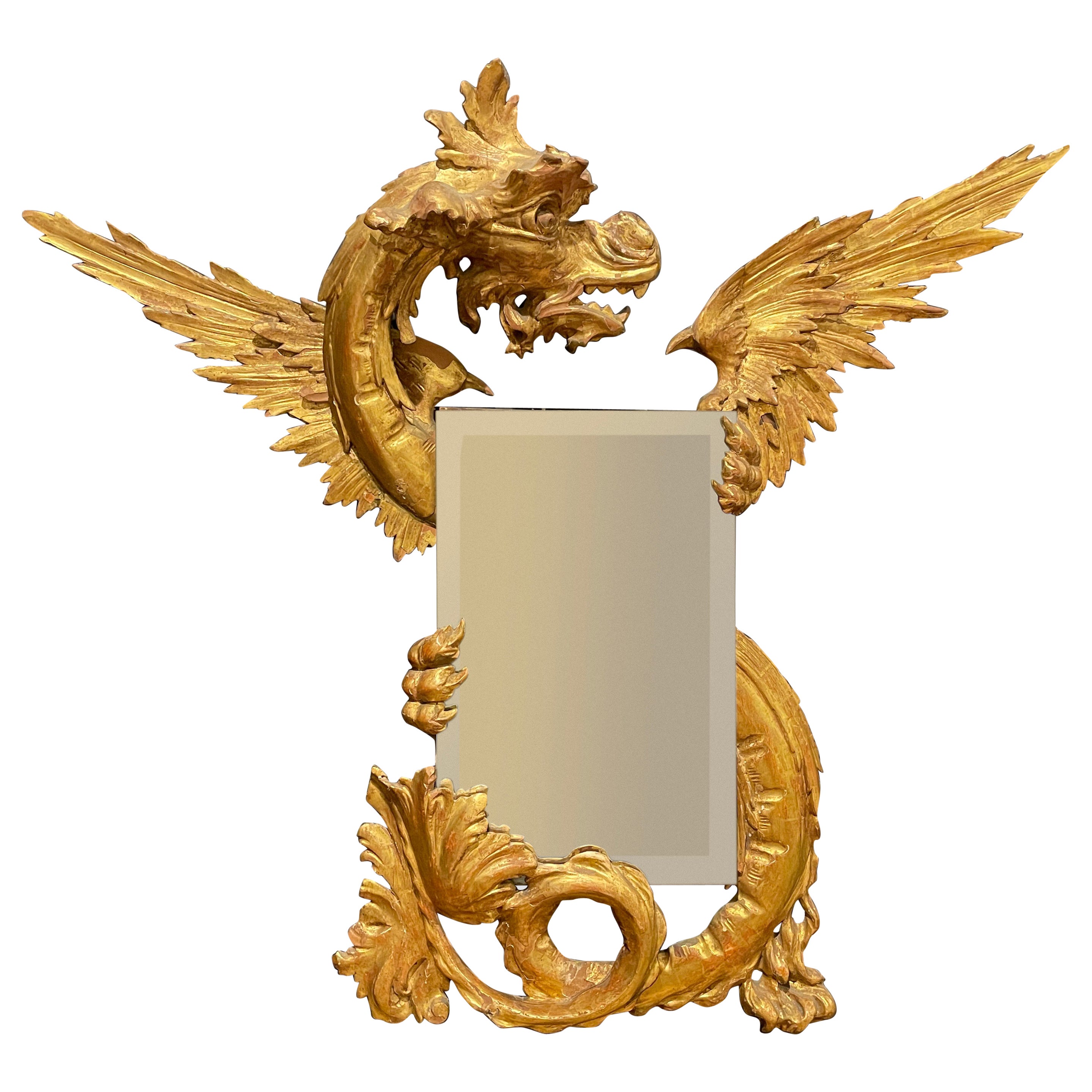 Miroir du XIXe siècle en forme de dragon doré et sculpté