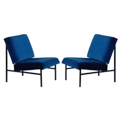 Pareja de sillas "Déclive" de terciopelo y acero ennegrecido de Design Frères