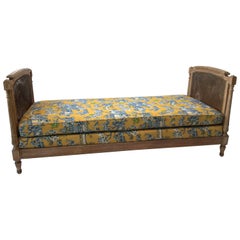 1940s, French Carved Wood Louis XVI Classical Daybed