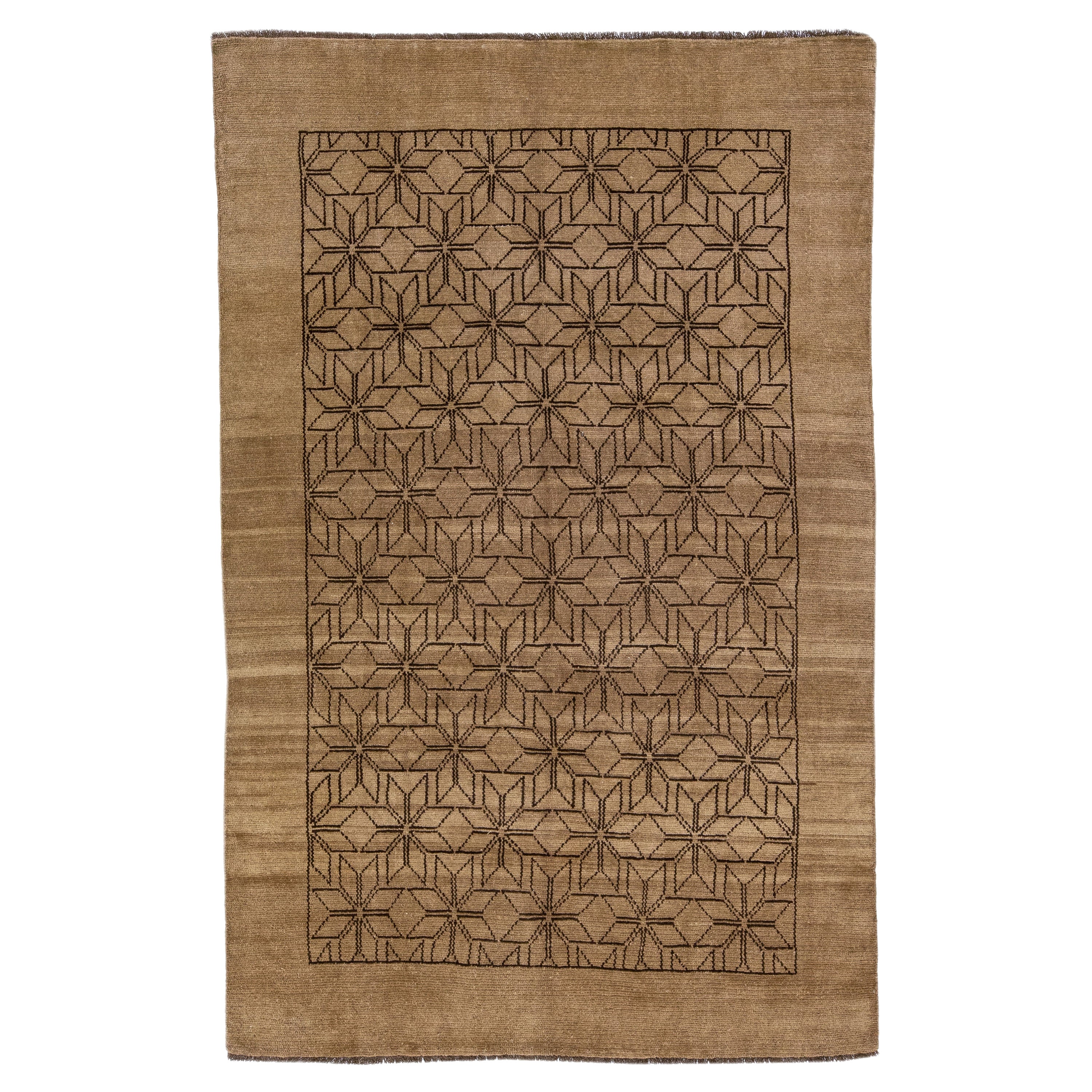 Tapis en laine marron de style marocain moderne et géométrique fait à la main par Apadana