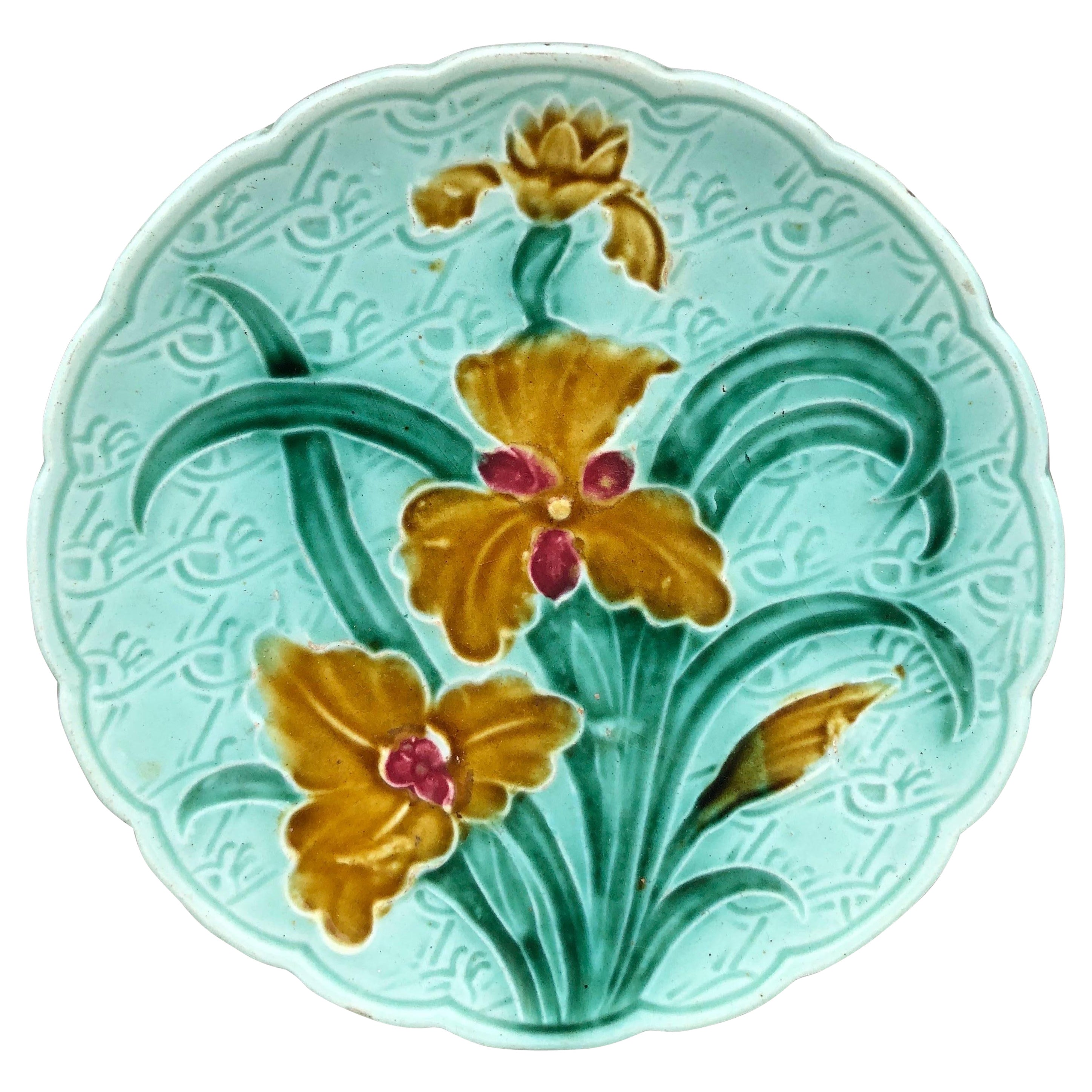 Deutscher Majolika-Iris-Teller aus Majolika, um 1900