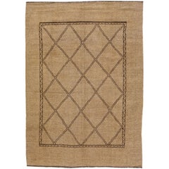 Tapis en laine tribale marron clair de style marocain moderne fait à la main par Apadana