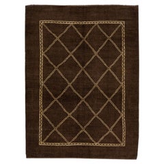 Tapis en laine marron moderne de style marocain à motifs tribaux fait à la main par Apadana