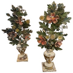 Paire de porte-palmier siciliens en bois laqué ancien avec fleurs en métal des années 1850