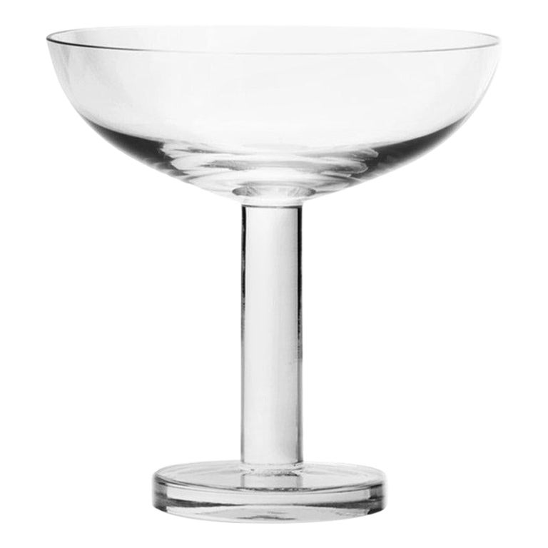 What is the best shape for a champagne glass?