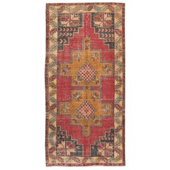 3.8x8 Ft handgeknüpfter türkischer orientalischer Teppich aus der Mitte des Jahrhunderts in lebhafter und warmer Farbe