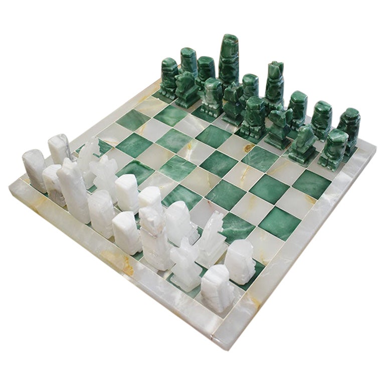 1970s Gorgeous Green and White Chess Set in Volterra Alabaster Handmade  Made in Italy