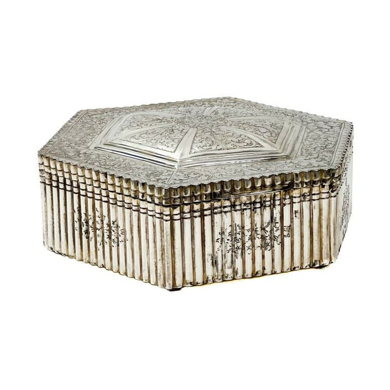 Italian 800 Silver Hexagonal Large Table Box Ribbed Sides Floral Decoration, 1940