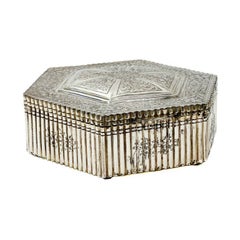 Vintage Italian 800 Silver Hexagonal Large Table Box Ribbed Sides Floral Decoration, 1940