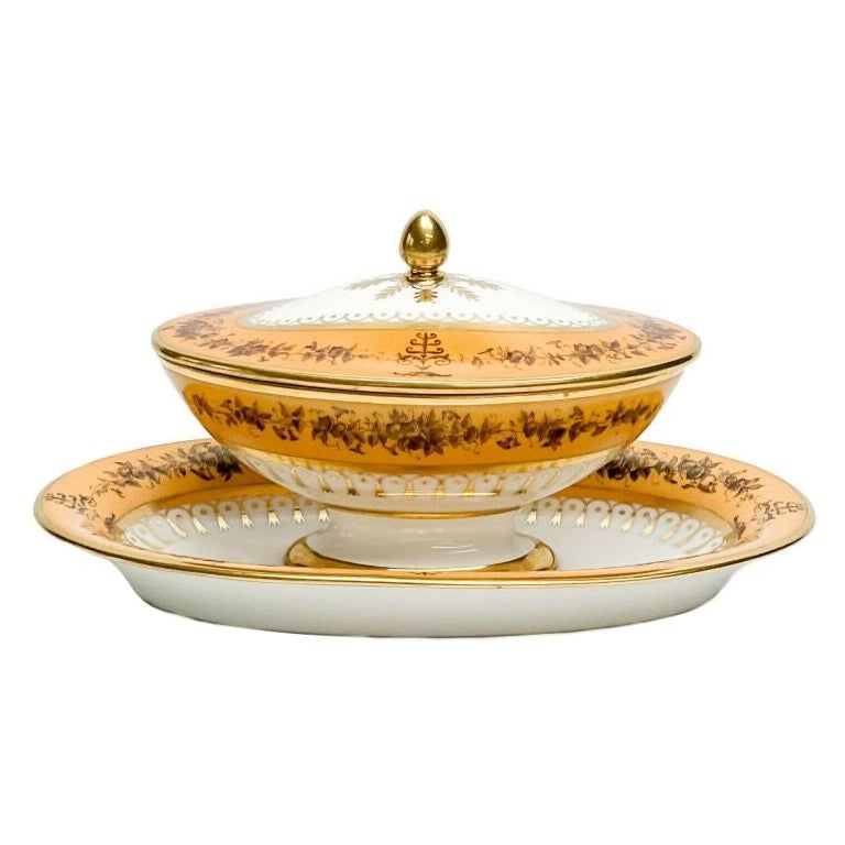 Manufacture de Sevres Gilt Porcelain Lidded Sauce Bowl Nankin Yellow, 1815-1824 For Sale