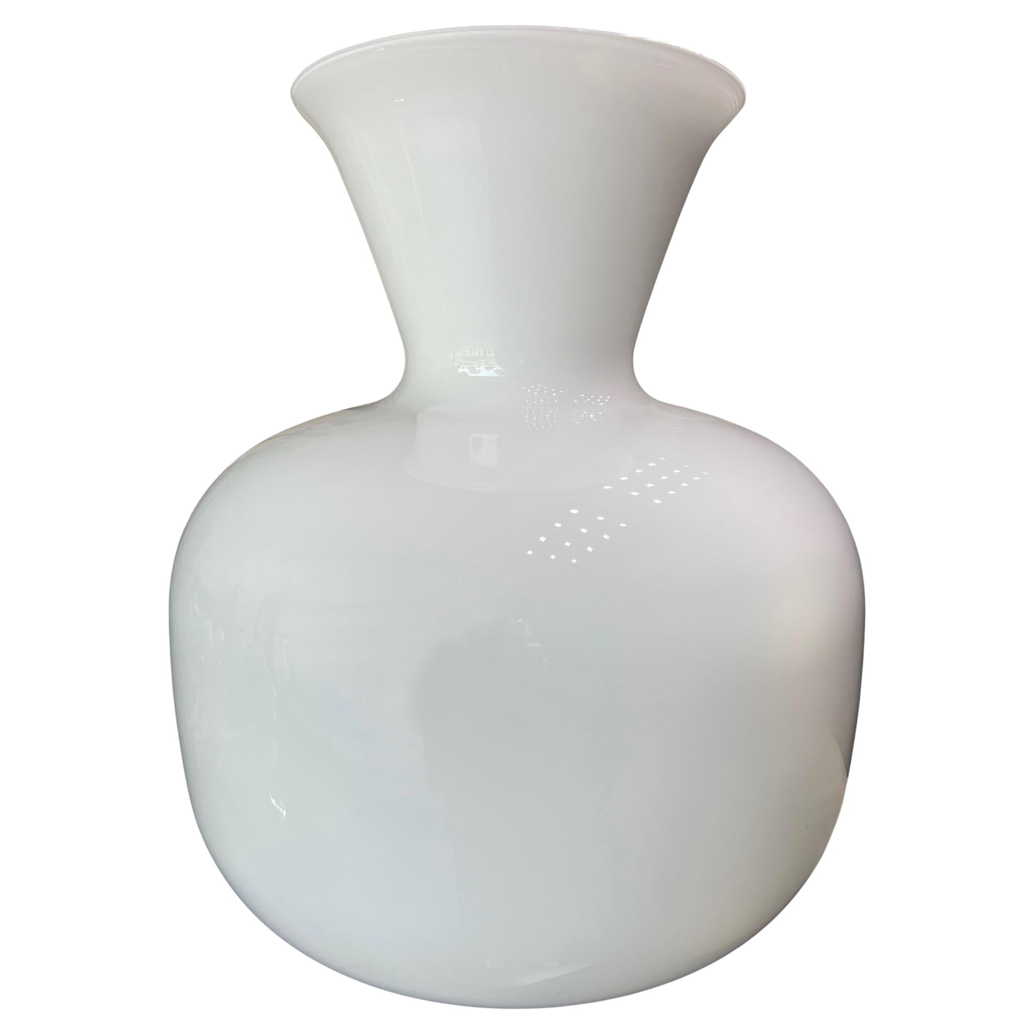 1295 Murano Hand Blown White Murano Glass Design Big For Sale