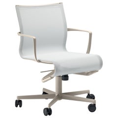 Chaise à cadre roulissant Alias 52 en tapisserie de maille blanche avec cadre en aluminium sable