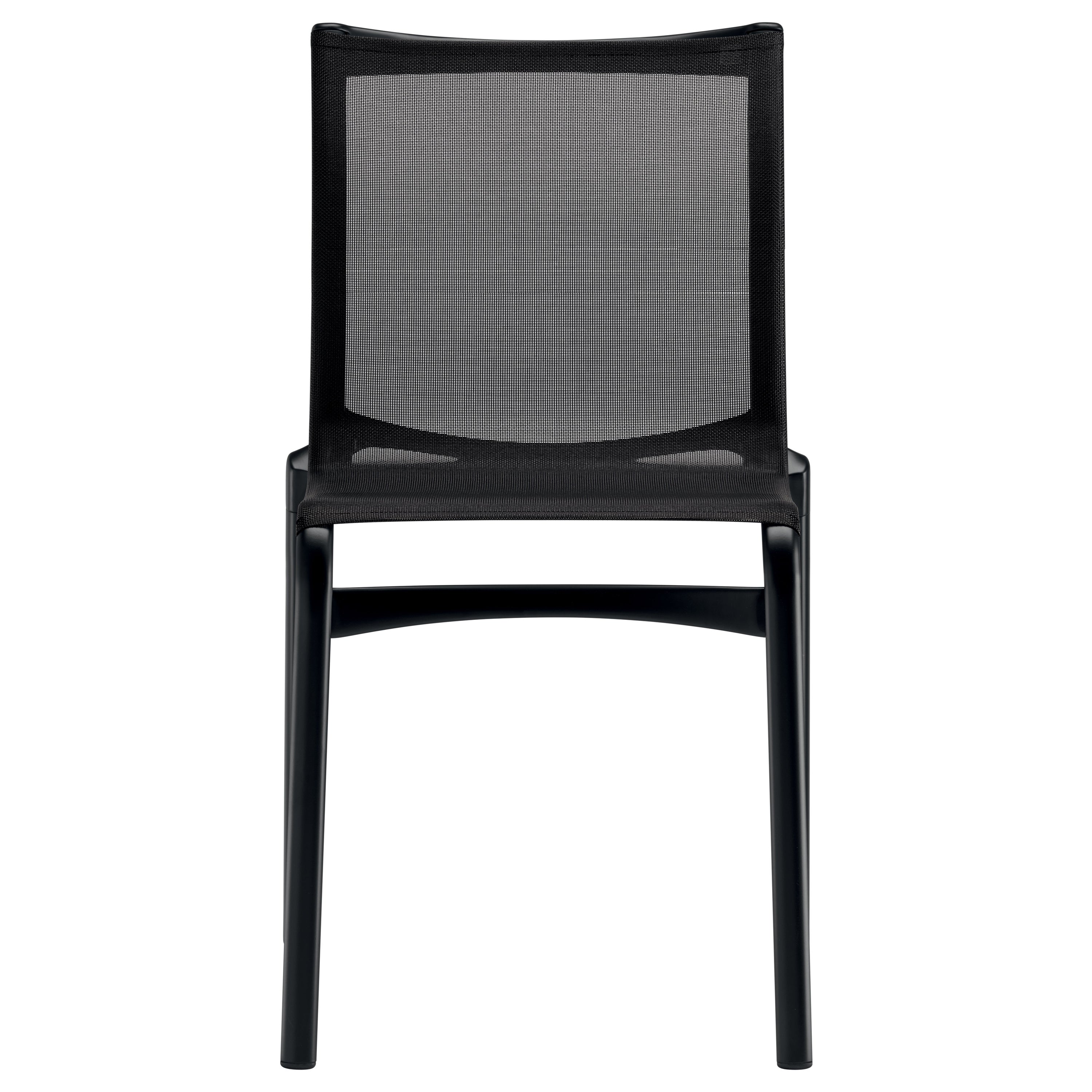 Chaise Bigframe 44 Alias avec assise en maille noire et cadre en aluminium laqué
