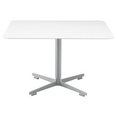 Petite table à croix Alias 577 avec plateau gris clair et base en acier laqué