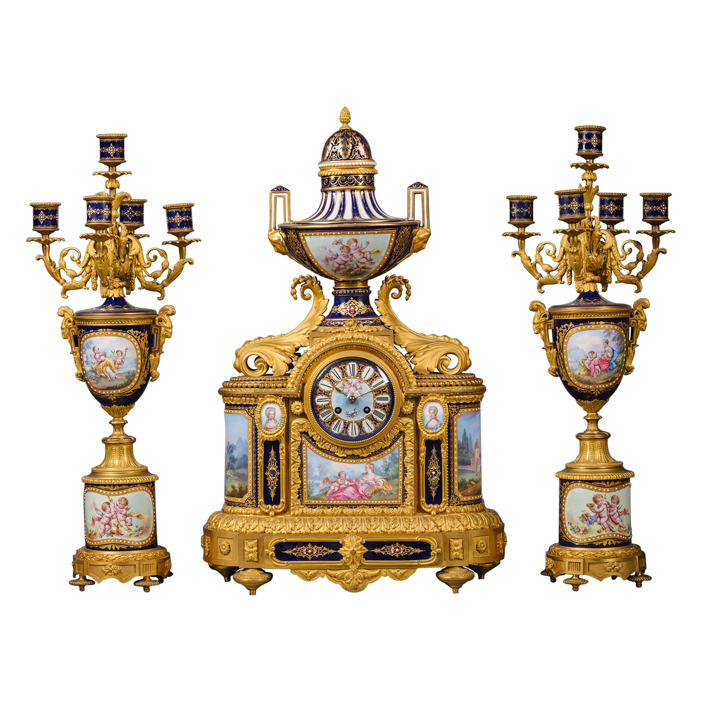 Garniture d'horloge de style Sèvres Napoléon III en vente