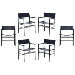Klassischer zeitgenössischer Sessel aus marineblauem Leder und schwarzem Gummimetall, 6er-Set