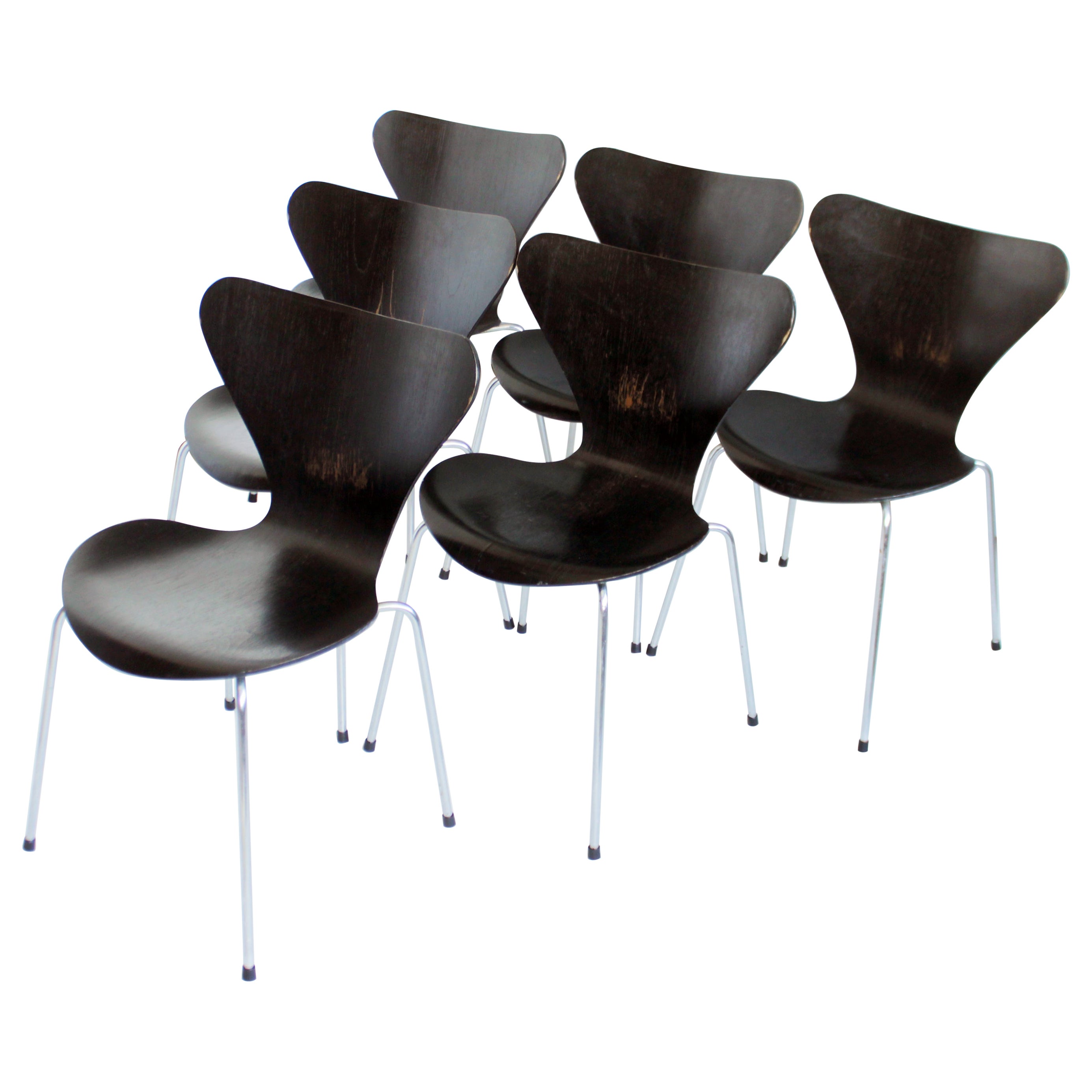 Arne Jacobsen Series 7 Chairs by Fritz Hansen