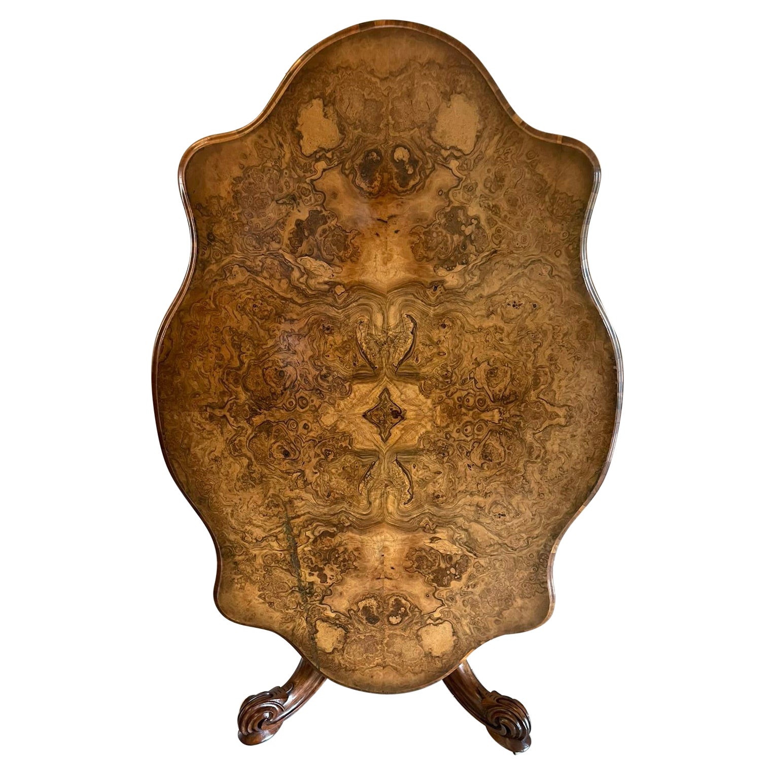 Großer antiker viktorianischer geschnitzter Esstisch aus Wurzelnussholz in hervorragender Qualität im Angebot
