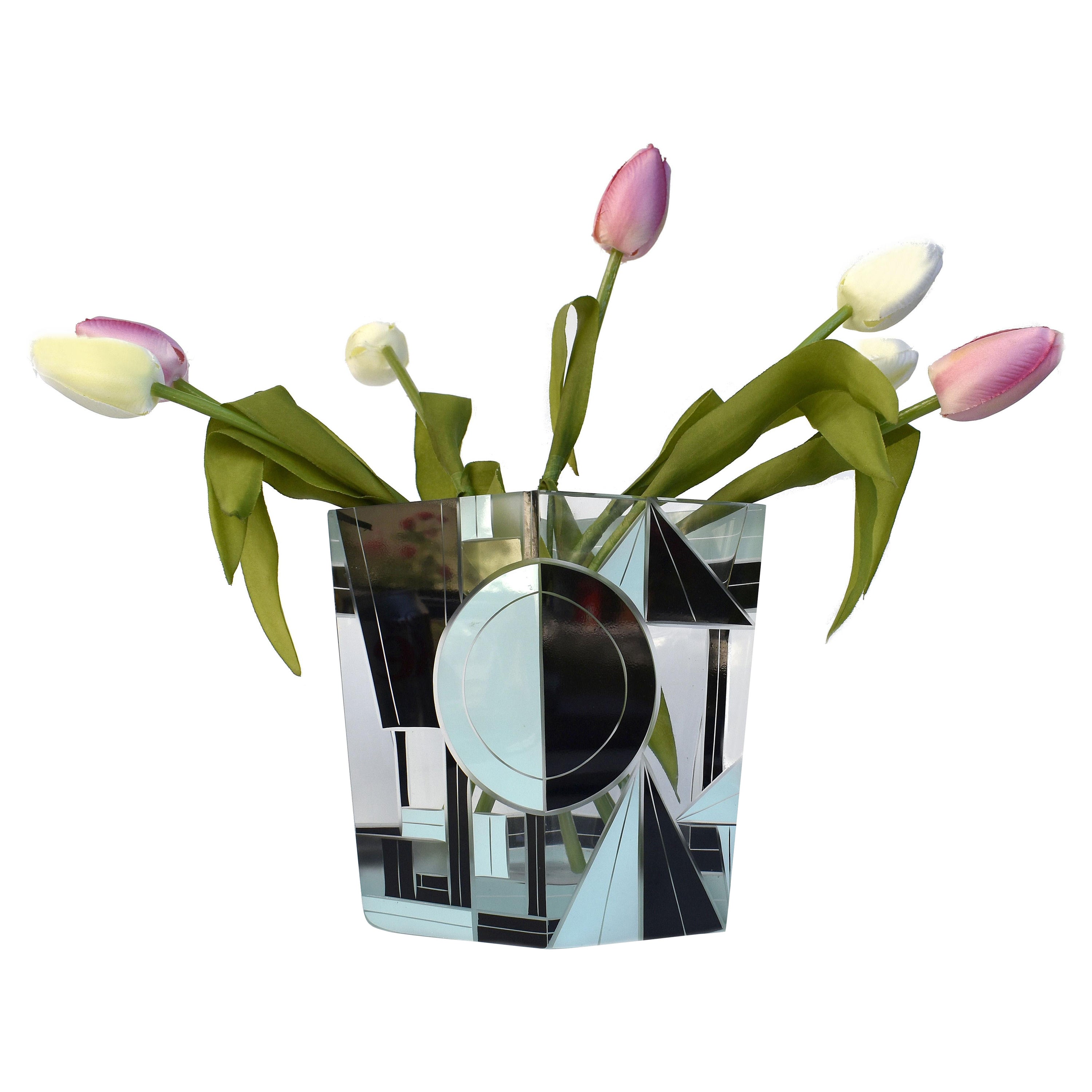 Vaso in vetro smaltato e inciso con decorazioni geometriche Art Decor, Repubblica Ceca, 1935