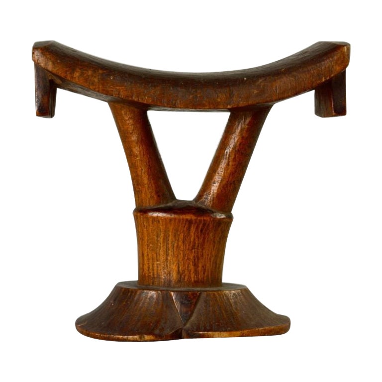 Classic Shona Headrest in Wood, Early 20th C. For Sale